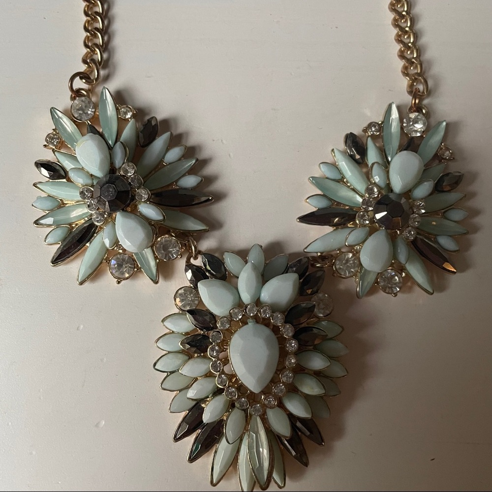Statement necklace